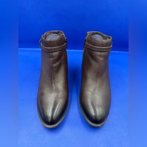 Vionic Upton Western Boots